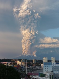 Puerto Montt - volcan Calbluco en éruption