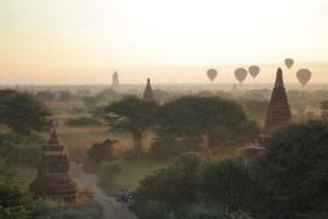 Bagan - Lever de soleil