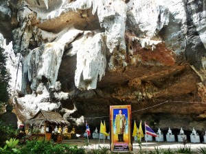 Khao Sok - Temple dans la grotte