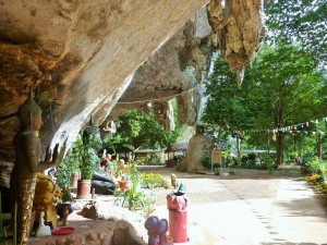 Khao Sok - Temple dans la grotte