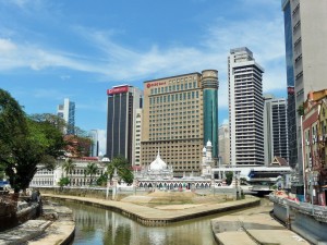 Kuala Lumpur - Mosquée et grattes ciels